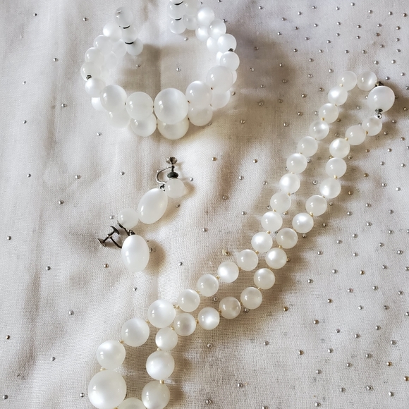 1950s White  Moon glow 3 pc set - Picture 7 of 7